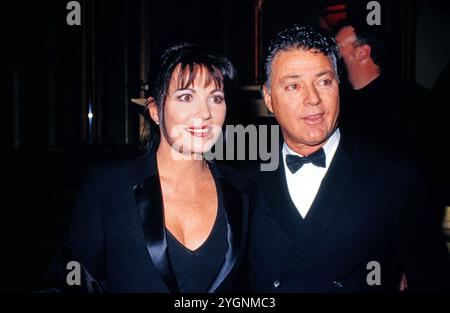 Goldene Kamera 1999, Verleihung 9. Febbraio 1999 a Berlino, Gäste: Schauspielerin Iris Berben mit Partner Gabriel Lewy Foto Stock