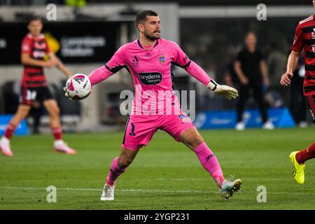 Parramatta, Australia. 8 novembre 2024. Ryan Scott del Newcastle Jets FC visto in azione durante il quarto round dell'Isuzu UTE A-League 2024-25 tra Western Sydney Wanderers FC e Newcastle Jets FC al CommBank Stadium di Parramatta. Punteggio finale; Western Sydney Wanderers 4:1 Newcastle Jets. Credito: SOPA Images Limited/Alamy Live News Foto Stock