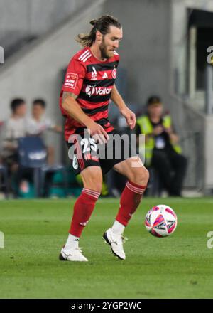 Parramatta, Australia. 8 novembre 2024. Joshua Brillante dei Western Sydney Wanderers visto in azione durante il quarto turno di Isuzu UTE A-League 2024-25 tra Western Sydney Wanderers FC e Newcastle Jets FC al CommBank Stadium di Parramatta. Punteggio finale; Western Sydney Wanderers 4:1 Newcastle Jets. (Foto di Luis Veniegra/SOPA Images/Sipa USA) credito: SIPA USA/Alamy Live News Foto Stock