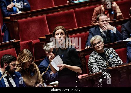 Parigi, Francia. 5 novembre 2024. Antonin Burat/le Pictorium - sessione delle interrogazioni al governo del 5 novembre 2024, all'Assemblea nazionale francese - 05/11/2024 - Francia/Parigi - il ministro delegato per i disabili Charlotte Parmentier-Lecocq risponde ai parlamentari durante la sessione delle interrogazioni al governo del 5 novembre 2024, nell'Assemblea nazionale francese. Crediti: LE PICTORIUM/Alamy Live News Foto Stock