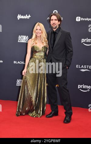 Tina Kaiser und Max Wiedemann / Bambi 2024 / Verleihung des Goldenen Rehs / Bavaria-Studios / München / 07. Novembre 2024 *** Tina Kaiser e Max Wiedemann Bambi 2024 Premio dei Golden Deer Bavaria Studios Monaco di Baviera 07 novembre 2024 Foto Stock