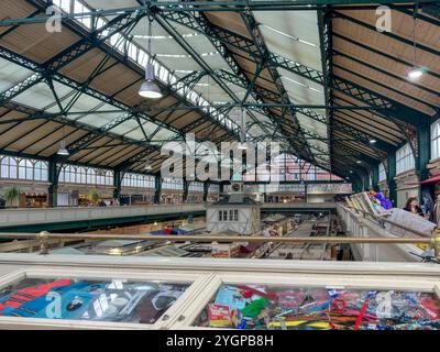 Aperto nel maggio 1891, il famoso mercato coperto di Cardiff in St Mary Street Foto Stock