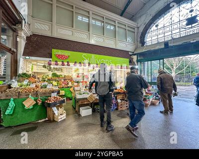 Aperto nel maggio 1891, il famoso mercato coperto di Cardiff in St Mary Street Foto Stock