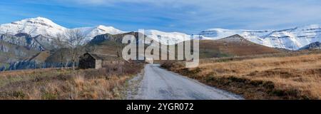 Paesaggio invernale nelle montagne della Cantabria, Cantabria, Spa Foto Stock