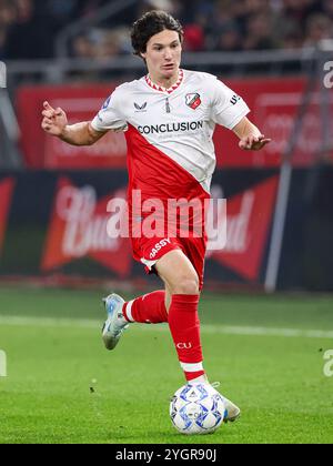 Utrecht, Paesi Bassi. 8 novembre 2024. UTRECHT, PAESI BASSI - 8 NOVEMBRE: Paxten Aaronson del FC Utrecht corre con il pallone durante la partita olandese Eredivisie tra FC Utrecht e Heracles Almelo allo Stadion Galgenwaard l'8 novembre 2024 a Utrecht, Paesi Bassi. (Foto di Ben Gal/Orange Pictures) credito: Orange Pics BV/Alamy Live News Foto Stock