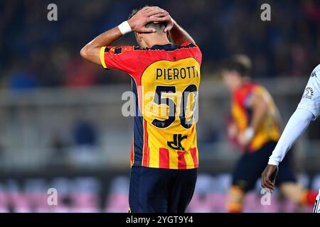 Lecce, Italia. 8 novembre 2024. L'ala offensiva del Lecce Santiago Pierotti (50 US Lecce) durante la partita di calcio di serie A Enilive tra US Lecce e Empoli FC allo stadio via del Mare di Lecce, Italia, venerdì 8 novembre 2024. (Immagine di credito: © Giovanni Evangelista/LaPresse) credito: LaPresse/Alamy Live News Foto Stock