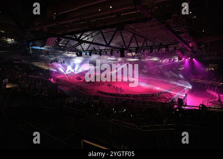 Symbolbild / Uebersichtsbild der Hans-Martin-Schleyer-Halle vom 40.Int ADAC SX Supercross GER, Motocross , 40. Int ADAC Supercross Stuttgart 2024, 08.11.2024 foto: Eibner-Pressefoto /Tobias Baur Foto Stock