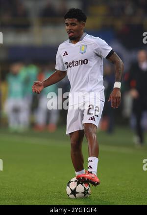 Brugge, Belgio. 6 novembre 2024. Ian Maatsen dell'Aston Villa durante la partita di UEFA Champions League allo stadio Jan Breydel di Brugge. Il credito per immagini dovrebbe essere: Paul Terry/Sportimage Credit: Sportimage Ltd/Alamy Live News Foto Stock