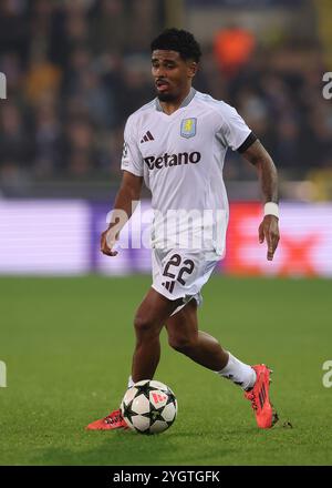 Brugge, Belgio. 6 novembre 2024. Ian Maatsen dell'Aston Villa durante la partita di UEFA Champions League allo stadio Jan Breydel di Brugge. Il credito per immagini dovrebbe essere: Paul Terry/Sportimage Credit: Sportimage Ltd/Alamy Live News Foto Stock