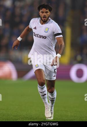 Brugge, Belgio. 6 novembre 2024. Tyrone Mings dell'Aston Villa durante la partita di UEFA Champions League allo stadio Jan Breydel di Brugge. Il credito per immagini dovrebbe essere: Paul Terry/Sportimage Credit: Sportimage Ltd/Alamy Live News Foto Stock