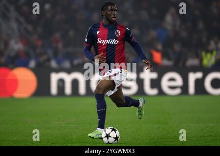 Samuel IL-Junior del Bologna FC in azione durante la partita di Champions League tra Bologna FC e AS Monaco FC allo stadio Renato Dall'Ara di Bologna, 5 novembre 2024. Foto Stock