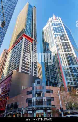 Vista pittoresca sulla città di Sydney e sul quartiere finanziario centrale. Sydney è la capitale e la città più grande del nuovo Galles del Sud e dell'Australia. Foto Stock