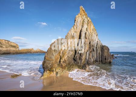 Paesaggio idilliaco nella spiaggia di Mexota, nelle Asturie, in Spagna, in Europa Foto Stock