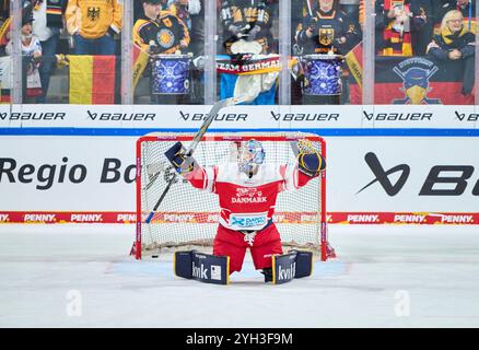 Landshut, Germania. 7 novembre 2024. Mathias Seldrup DEN 32 ai calci di rigore alla partita GERMANIA - DANIMARCA 5-6 N.P. DEB HOCKEY SU GHIACCIO DEUTSCHLAND CUP a Landshut, Germania, 7 novembre 2024, stagione 2024/2025. Fotografo: ddp Images/STAR-Images credito: ddp media GmbH/Alamy Live News Foto Stock