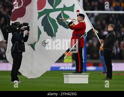 9 novembre 2024; Allianz Stadium, Londra, Inghilterra: Autunno Rugby International, Inghilterra contro Australia; un piper gioca l'ultimo post Foto Stock