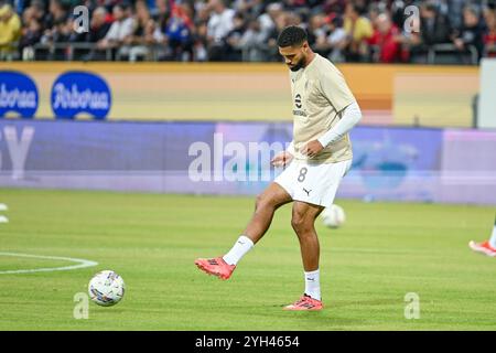 Cagliari, Italia. 9 novembre 2024. Il centrocampista dell'AC Milan Ruben Loftus-Cheek si scalda durante la partita di calcio di serie A tra Cagliari calcio e l'AC Milan all'Unipol Domus di Cagliari, in Sardegna - sabato 9 novembre 2024. Sport - calcio (foto di Gianluca Zuddas/Lapresse) credito: LaPresse/Alamy Live News Foto Stock