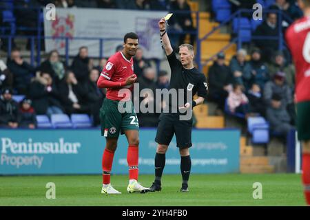 Birkenhead, Regno Unito. 9 novembre 2024. Kyle Jameson della contea di Newport è al completo perché riceve un cartellino giallo dall'arbitro Martin Coy. EFL Skybet Football League Two Match, Tranmere Rovers contro Newport County a Prenton Park, Birkenhead, Wirral, sabato 9 novembre 2024. Questa immagine può essere utilizzata solo per scopi editoriali. Solo per uso editoriale, .pic di Chris Stading/ credito: Andrew Orchard fotografia sportiva/Alamy Live News Foto Stock