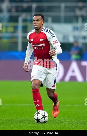 Gabriel dell'Arsenal durante la fase MD4 della UEFA Champions League 2024/25 tra FC Internazionale e Arsenal allo Stadio San Siro il 6 novembre 2024 a Milano. Foto Stock