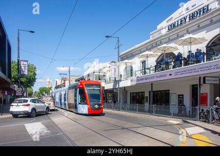 Tram della metropolitana di Adelaide su Jetty Road, Glenelg, Adelaide, Australia meridionale, Australia Foto Stock