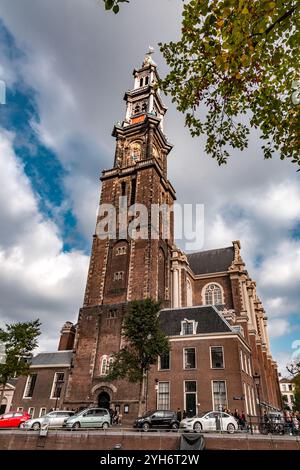 Amsterdam, NL, 10 ottobre 2021: La Westerkerk è una chiesa riformata all'interno del calvinismo protestante olandese nel centro di Amsterdam. Si trova al livello più occidentale Foto Stock