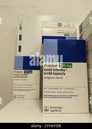 PRADAXA farmaco con dabigatran etexilato principio attivo di Boehringer Ingelheim, utilizzato per la prevenzione dell'ictus, fibrillazione atriale, coagulo di sangue Foto Stock
