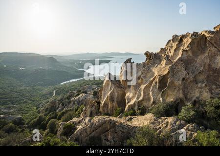 Bizzarre rocce granitiche, roccia dell'Orso, tramonto, Capo d'Orso, Palau, costa Smeralda, Sardegna, Italia, Oceania Foto Stock