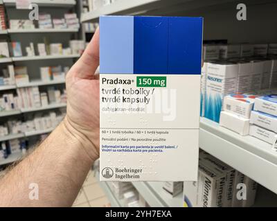 PRADAXA farmaco con dabigatran etexilato principio attivo di Boehringer Ingelheim, utilizzato per la prevenzione dell'ictus, fibrillazione atriale, coagulo di sangue Foto Stock