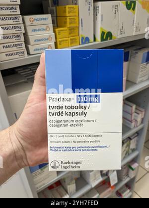 PRADAXA farmaco con dabigatran etexilato principio attivo di Boehringer Ingelheim, utilizzato per la prevenzione dell'ictus, fibrillazione atriale, coagulo di sangue Foto Stock