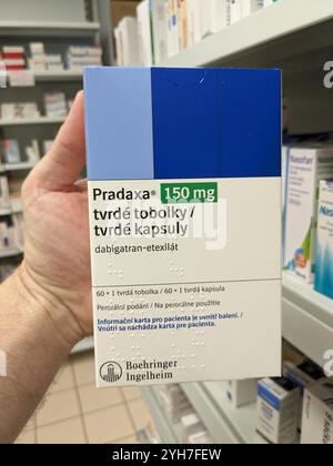 PRADAXA farmaco con dabigatran etexilato principio attivo di Boehringer Ingelheim, utilizzato per la prevenzione dell'ictus, fibrillazione atriale, coagulo di sangue Foto Stock