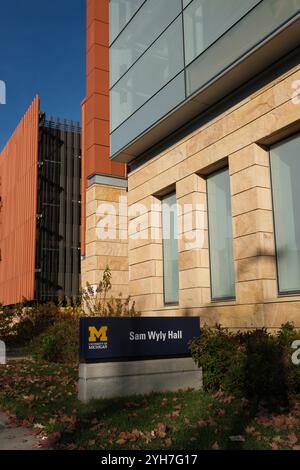 Sam Wyly Hall presso la Stephen M Ross School of Business nel campus dell'Università del Michigan, Ann Arbor Michigan USA Foto Stock