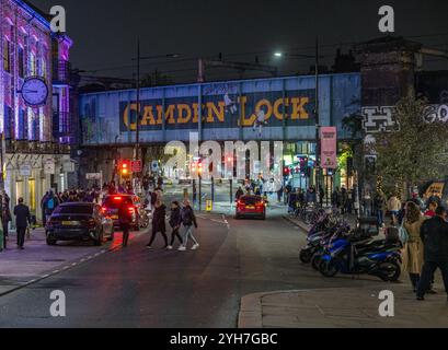 Vista di Camden Lock di notte, Londra, Regno Unito Foto Stock