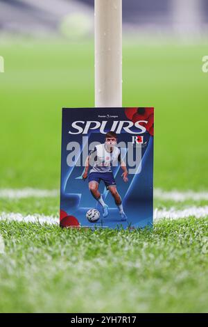 Londra, Regno Unito. 10 novembre 2024. Il programma Tottenham Hotspur all'interno dello stadio durante la partita di Premier League tra Tottenham Hotspur FC e Ipswich Town FC al Tottenham Hotspur Stadium, Londra, Inghilterra, Regno Unito il 10 novembre 2024 Credit: Every Second Media/Alamy Live News Foto Stock