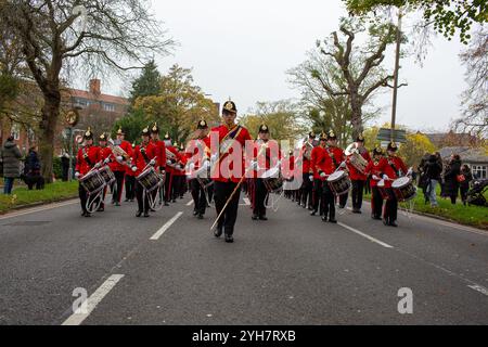 Brentwood, Essex, Regno Unito. 10 novembre 2024. La parata annuale e il servizio del giorno della memoria di Brentwood al memoriale di guerra all'incrocio con Shenfield Road, dove avverrà la posa di corone e due minuti di silenzio per sostenere le nostre forze Armate del passato e del presente e ricordare coloro che hanno dato la loro vita al servizio del nostro paese crediti: Richard Lincoln/Alamy Live News Foto Stock