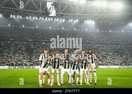 Torino, Italia, Italia. 9 novembre 2024. Squadra della Juventus durante la partita di serie A tra Juventus FC e Torino FC all'Allianz Stadium il 9 novembre 2024 a Torino. (Credit Image: © Matthieu Mirville/ZUMA Press Wire) SOLO PER USO EDITORIALE! Non per USO commerciale! Foto Stock