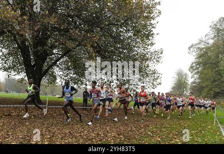 Cardiff, Galles, Regno Unito. 9 novembre 2024. Keneth Kiprop dell'Uganda, vincitrice della gara maschile senior al Cardiff Cross Challenge inc World Athletics Cross Country Tour (Gold Label), Llandaff Fields, Cardiff, Galles il 9 novembre 2024. Foto di Gary Mitchell Credit: Gary Mitchell, GMP Media/Alamy Live News Foto Stock