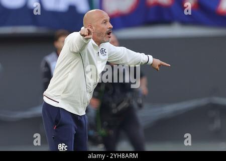 Roma, Italia. 10 novembre 2024. Vincenzo Italiano capo allenatore del Bologna reagisce durante la partita di campionato italiano di serie A tra AS Roma e Bologna FC il 10 novembre 2024 allo Stadio Olimpico di Roma. Crediti: Federico Proietti / Alamy Live News Foto Stock