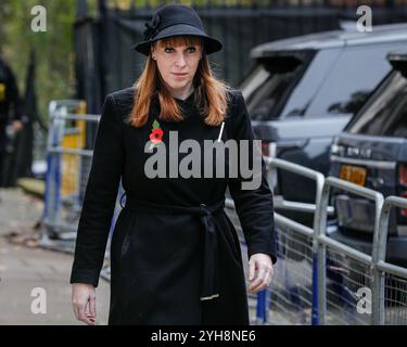 Downing Street, Londra, Regno Unito. 10 novembre 2024. Angela Rayner, Vice primo Ministro, Segretario di Stato per l'edilizia abitativa e le Comunità, deputato per Ashton-under-Lyne. Rachel Reeves, Cancelliere dello Scacchiere, deputato Leeds West e Pudsey. I politici, tra cui gli ex primi ministri, sono visti camminare per Downing Street sulla strada per partecipare alla cerimonia della domenica della memoria a Whitehall a Westminster. Crediti: Imageplotter/Alamy Live News Foto Stock