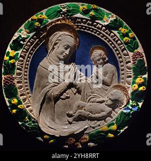 Adorazione del bambino di Andrea della Robbia, Firenze 1435 – 1525 Firenze Italia, rilievo , terracotta smaltata. (Museo di belle arti Budapest) XIV - XV secolo Foto Stock