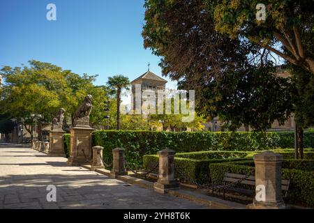 Vista di Plaza de Vazquez de Molina nella città di Ubeda, Jaen, Andalusia, Spagna, patrimonio dell'umanità dell'UNESCO Foto Stock