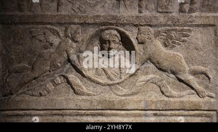 Una guardia di ellite a cavallo. Stele funeraria di Aurelio Martinus e ufficio degli equites singularis Augusti. Roma. III secolo d.C. National Roman M Foto Stock