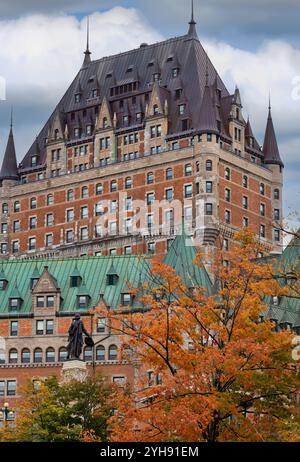 Edificio Fairmont le Château Frontenac a Quebec City, Quebec durante la stagione autunnale. Foto Stock