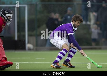 Anversa, Belgio. 10 novembre 2024. Gaetan Perez di Beerschot raffigurato durante una partita di hockey tra Beerschot e Uccle Sport, domenica 10 novembre 2024 ad Anversa, il giorno 11 del campionato belga di hockey di prima divisione. BELGA FOTO KRISTOF VAN ACCOM credito: Belga News Agency/Alamy Live News Foto Stock