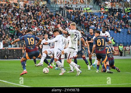 Stadio Olimpico, Roma, Italia. 10 novembre 2024. Serie A calcio; Roma contro Bologna; Santiago Castro di Bolognia segna il gol per 0-1 al 25° minuto crediti: Action Plus Sports/Alamy Live News Foto Stock