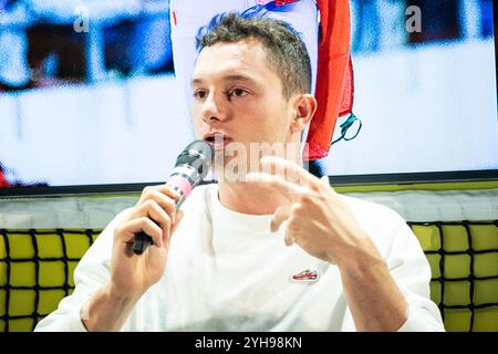 Torino, Italia. 10 novembre 2024. Filippo Tortu durante slcuni momenti dell'incontro con il velocista Filippo Tortu nell'ambito delle Nitto ATP Finals presso Casa Tennis in Piazza Castello a Torino, Italia - Cronaca - domenica 10 novembre 2024 (foto Giacomo Longo/LaPresse) Filippo Tortu durante alcuni momenti dell'incontro con il velocista Filippo Tortu durante le finali Nitto ATP presso Casa Tennis in Piazza Castello a Torino, Italia - News - domenica 10 novembre 2024 (foto Giacomo Tortu - LaPresse) Foto Stock