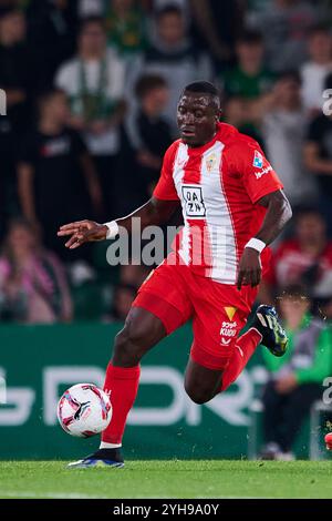 Elche, Spagna. 10 novembre 2024. ELCHE, SPAGNA - 08 NOVEMBRE: Dion LoPy centrocampo difensivo di UD Almeria corre con il pallone durante il LaLiga Hypermotion match tra Elche CF e UD Almeria all'Estadio Manuel Martinez Valero l'8 novembre 2024 a Elche, Spagna. (Foto di Francisco Macia/Photo Players Images/Magara Press) crediti: Magara Press SL/Alamy Live News Foto Stock