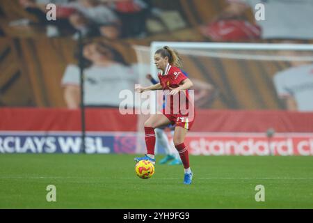 St Helens, Regno Unito. 10 novembre 2024. St Helens, Inghilterra, 10 novembre 2024 Marie Hobinger (14 Liverpool) si gira a metà strada per lanciare un contrattacco. Liverpool vs Chelsea, St Helens Stadium, WSL (Sean Walsh/SPP) credito: SPP Sport Press Photo. /Alamy Live News Foto Stock