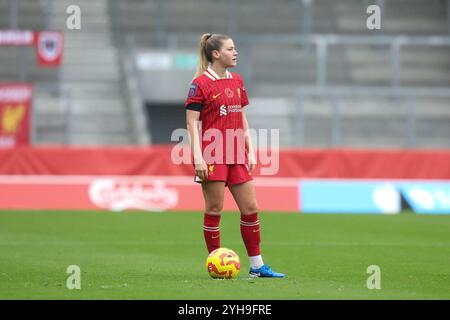 St Helens, Regno Unito. 10 novembre 2024. St Helens, Inghilterra, 10 novembre 2024 colpo generale di Marie Hobinger (14 Liverpool), che si prepara a prendere un calcio di punizione. Liverpool vs Chelsea, St Helens Stadium, WSL (Sean Walsh/SPP) credito: SPP Sport Press Photo. /Alamy Live News Foto Stock