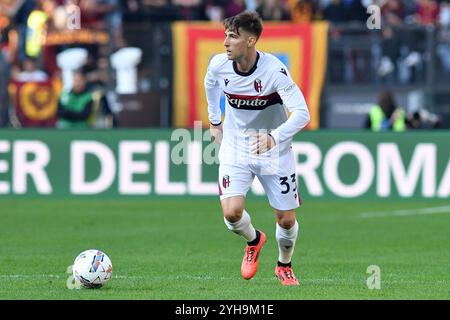 Roma, Lazio. 10 novembre 2024. Juan Miranda di Bologna durante la partita di serie A tra Roma e Bologna allo stadio Olimpico, Italia, 10 novembre 2024. Crediti: massimo insabato/Alamy Live News Foto Stock