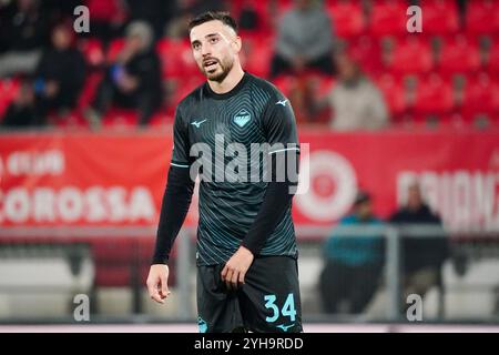 Monza, Italie. 10 novembre 2024. Mario Gila (SS Lazio) durante la partita di campionato italiano di serie A tra AC Monza e SS Lazio il 10 novembre 2024 allo stadio U-Power di Monza, Italia - Photo Morgese-Rossini/DPPI Credit: DPPI Media/Alamy Live News Foto Stock