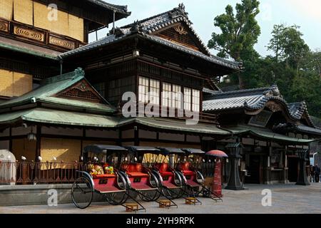 L'honkan, o edificio principale, presso il bagno termale termale termale termale Dogo Onsen a Matsuyama, Ehime, l'onsen piu' vecchio del Giappone. Foto Stock